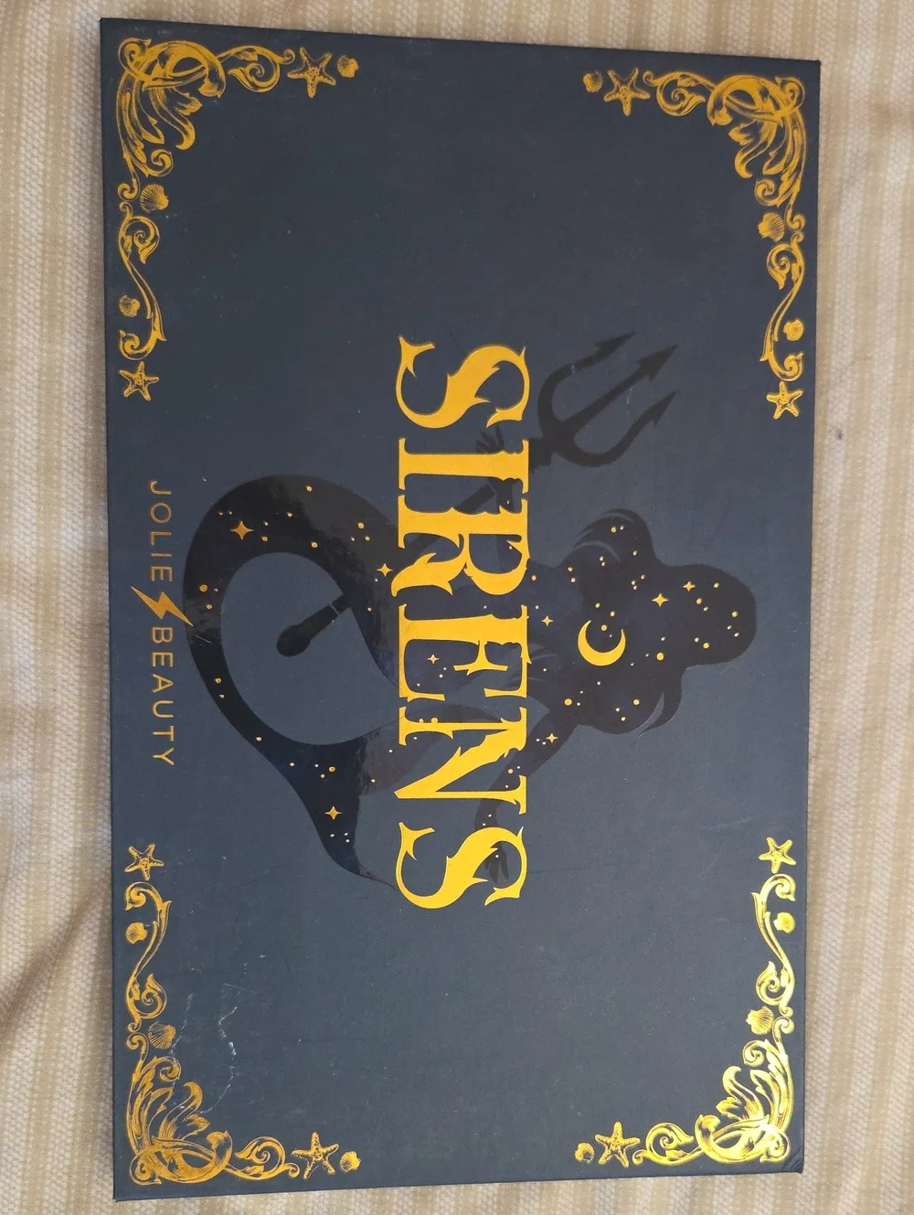 Jolie Beauty Sirens Eyeshadow Palette